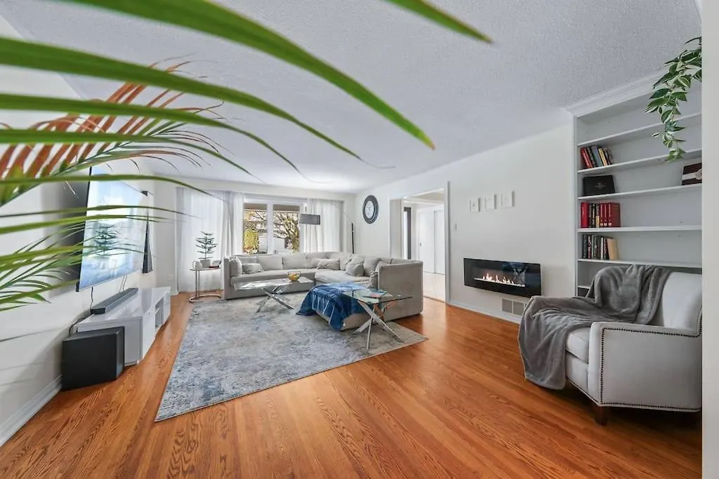 Spacious Bedroom With Garden View, Fridge, Workspace Canada